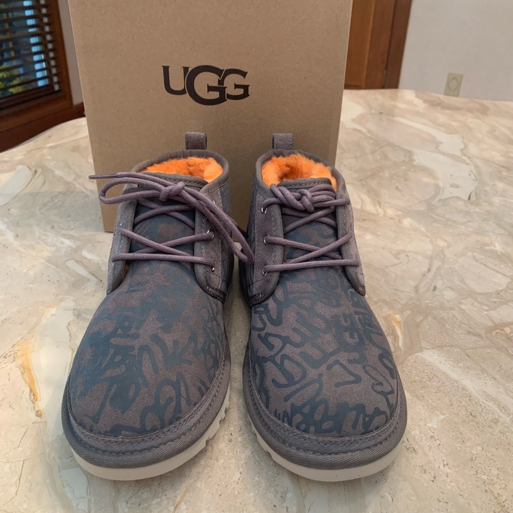 PRICE ✂️ UGG Neumel - Street Graffiti - Picture 2 of 9